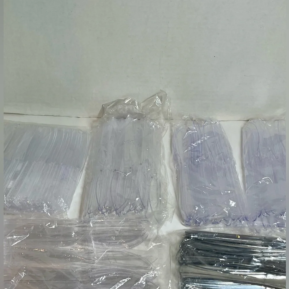 (Brand New/Sealed) Bundle-Clear and Silver Disposable Cutlery Sets (Knives Only)